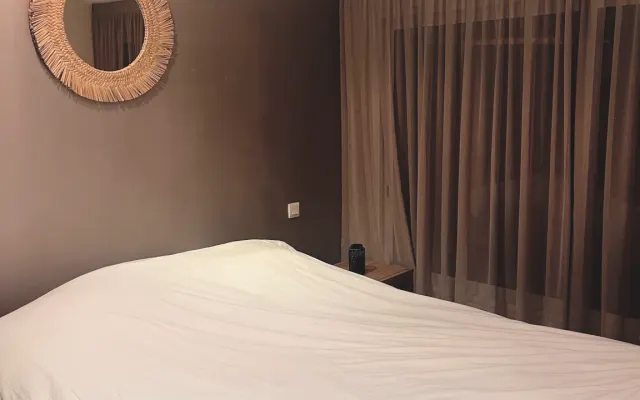 Alquile una habitación con baño privado en la costa azul