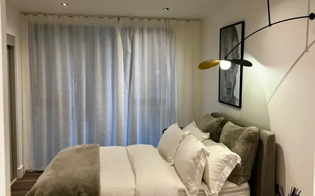 Habitación elegante, acogedora y tranquila en Greenwich. Anfitrión muy