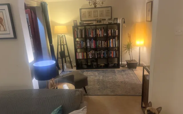 Grande maison indépendante de 4 chambres à coucher dans le quartier...