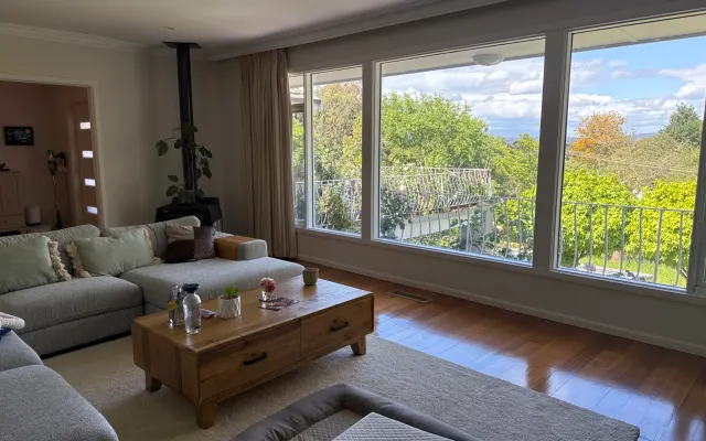 Charming house with amazing Mountain View with a friendly host