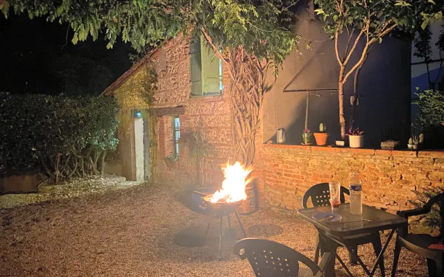 Quarto privado numa casa de aldeia tranquila