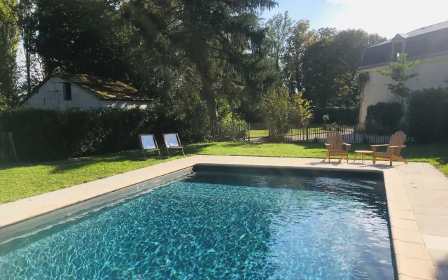 Renoviertes Ferienhaus am Ufer der Loire mit Pool