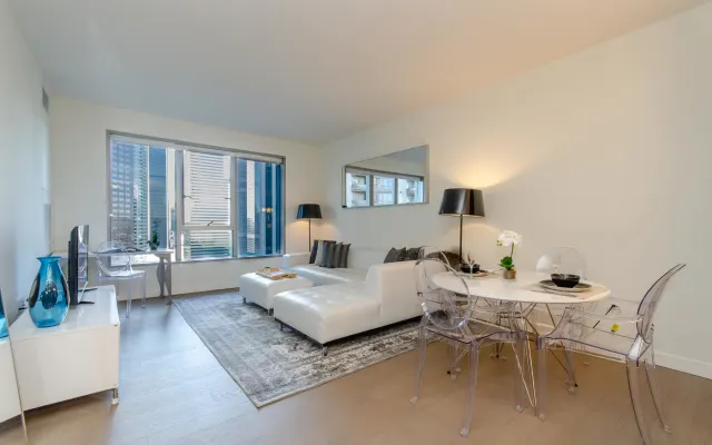 The Jewel Box Luxury HighRise with Rooftop Lounge DTLA