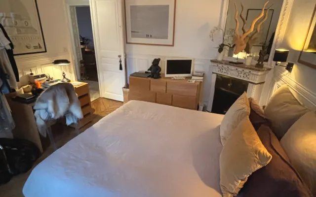 FKK-Mehrbettzimmer MONTMARTRE