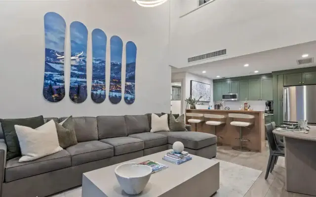 Disfrute del máximo lujo y confort en el Sundial Lodge
