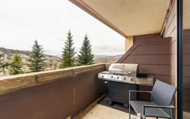Edgemont 2306 - Luxury Ski-in Ski-out Condo