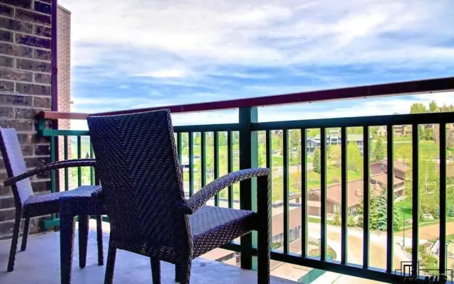 Penthouse Ski-In Ski-Out Above Sheraton 1bd 1.5ba