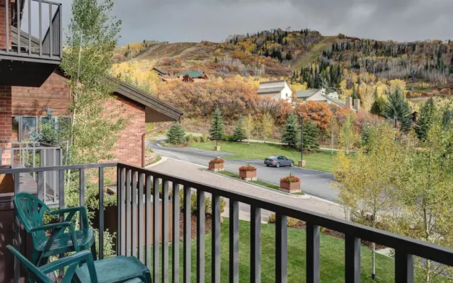 Bear Claw 207 - Ski-in Ski-out Condo!