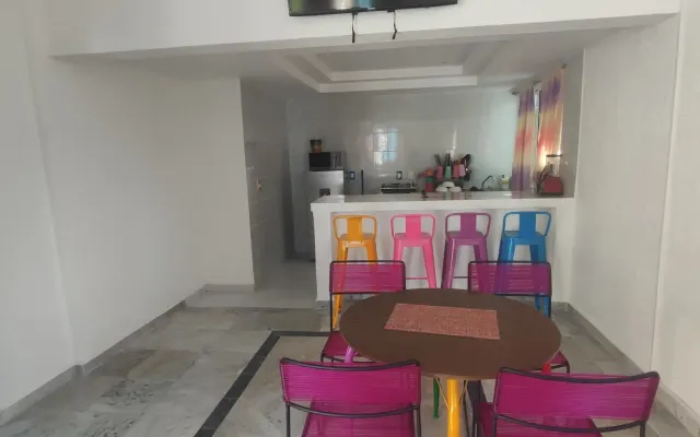Spacious villa just 5 minutes from the beach with pool and parking