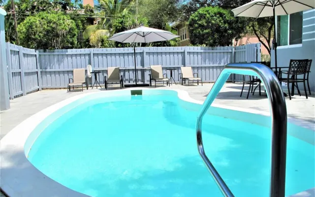 Las Olas Oasis, Piscina, Estacionamento, Central e Aconchegante!