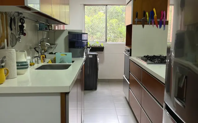 Room in apartment in Castropol (Poblado)