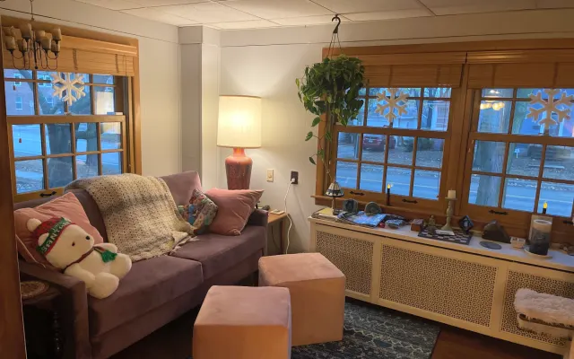 Suite confortable de deux pièces à quelques pâtés de maisons de la...