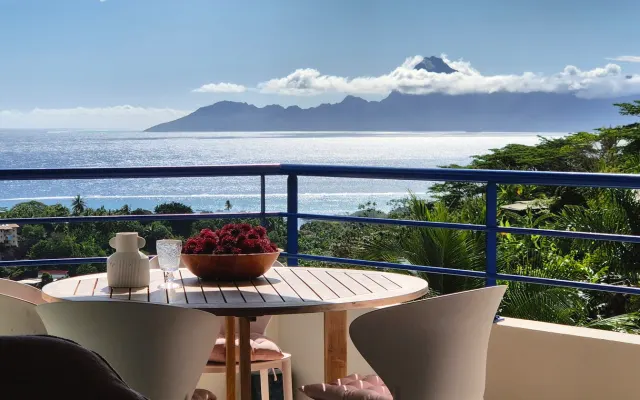 Novo Paraíso: apartamento de design moderno com vistas sobre Moorea