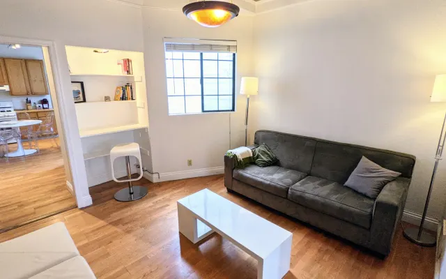 Grazioso appartamento con 1 camera da letto e ufficio