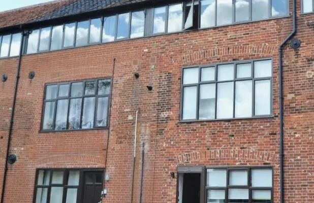 Historic Grade 2 Town House-City Centre-Free Parking