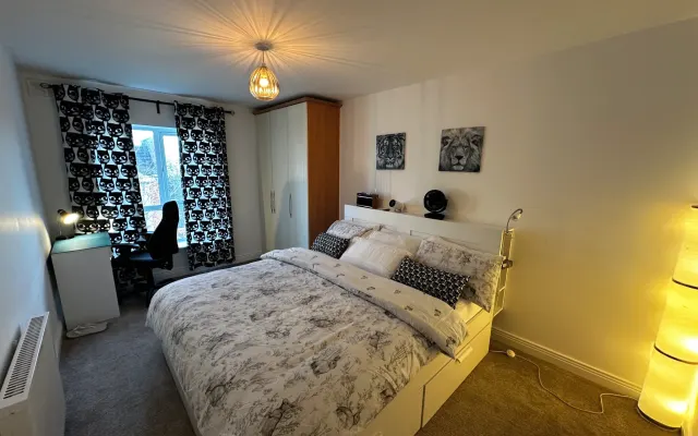 Spacious En-suite room