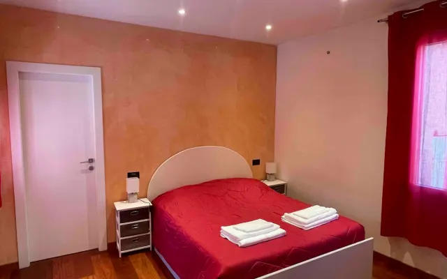 Independent mini-apartment convenient to Venice