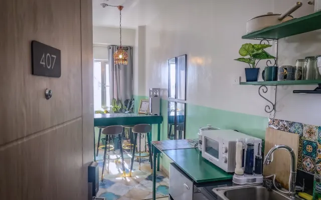 Moroccan themed flat for 4 people - Toilet, kitchen, Netflix and pool