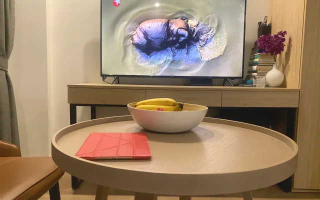 Queen-Bett in großem Zimmer, zentral in Shanghai