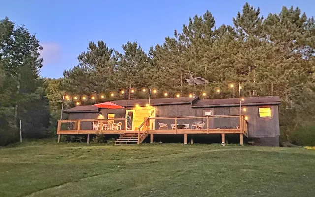 Maison d'hôtes privée, rétro et groovy, nichée dans les Catskills.
