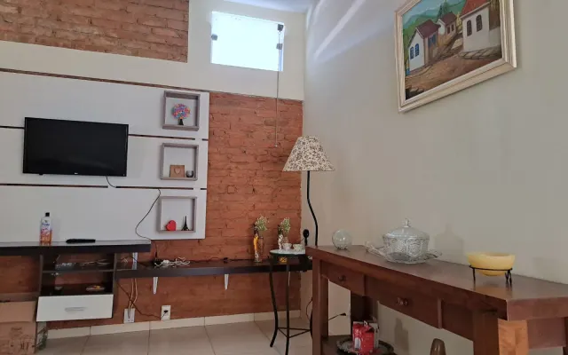 Domini House, Casa 2 quartos com Ar gelando. Resende - RJ