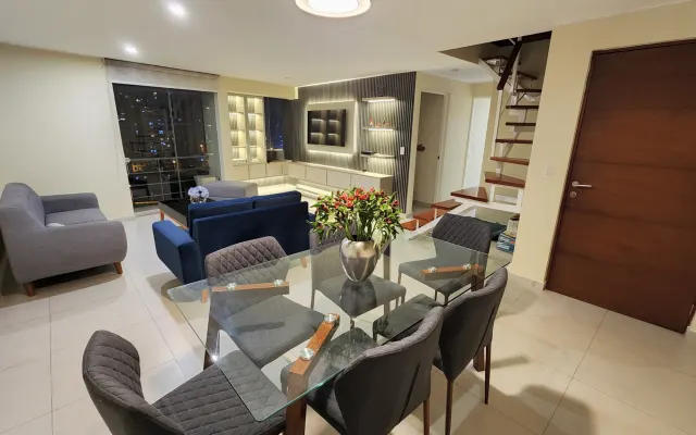 Moderno duplex con terraza privada