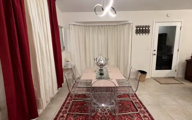 Hidden Gem 10 minutes to Downtown & Airport. Easy access to I19 & I10.