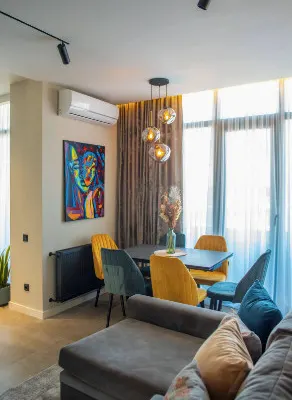 Modernes Kunst-Apartment in Vake