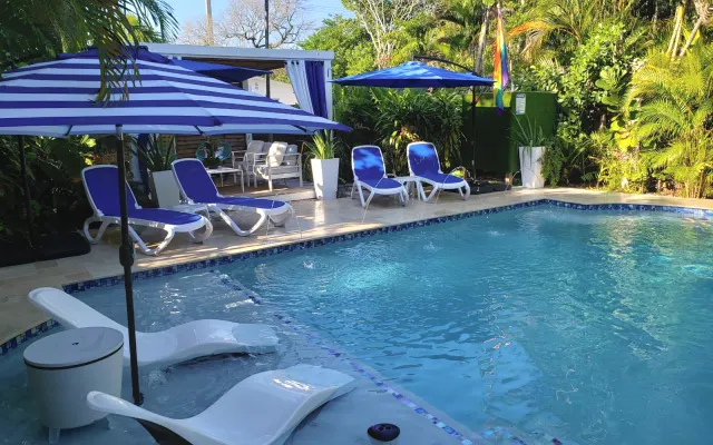Ropa opcional Gay Mens Retreat/ Piscina climatizada Patio privado...