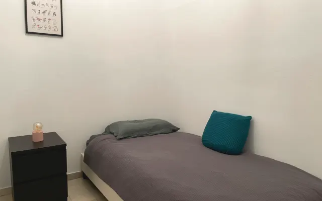 Budget room in a shared flat in the centre of Athens