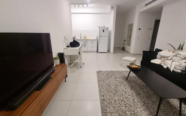 DIVANO LETTO in appartamento centrale vicino alla spiaggia di Tel Aviv