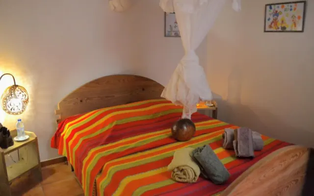 SCHÖNE WOHNUNG IM OBERGESCHOSS
KREOLISCHES ÖKOMUSEUM