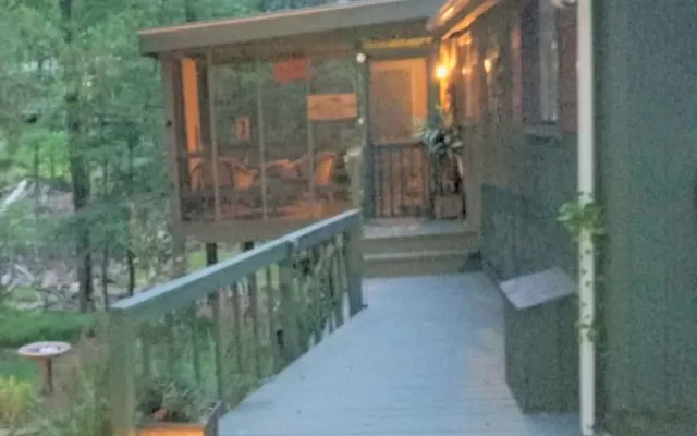 A great cabin in Woods Resort about 12 mins outside Berkeley Springs.
