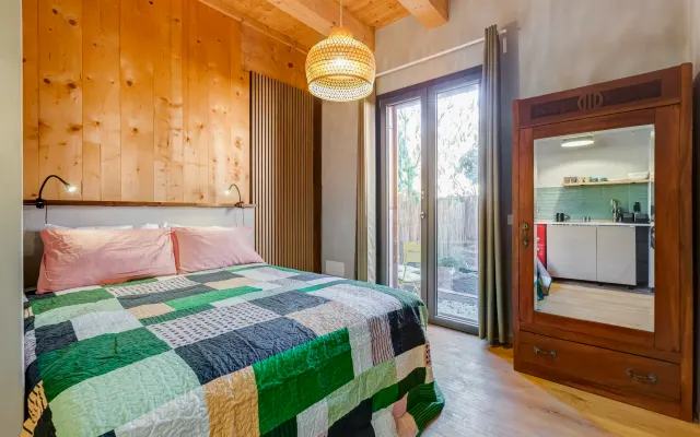 Garden studio flat