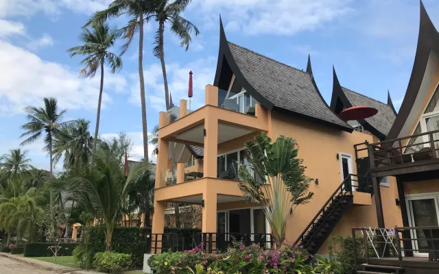 ROOM IN PARADISE