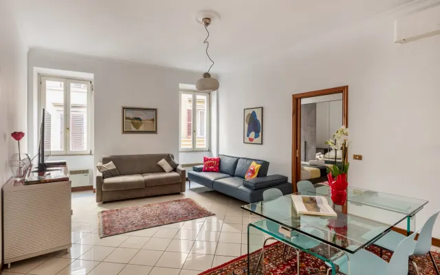 Rasella at 36: 120m2 in the Historic Center