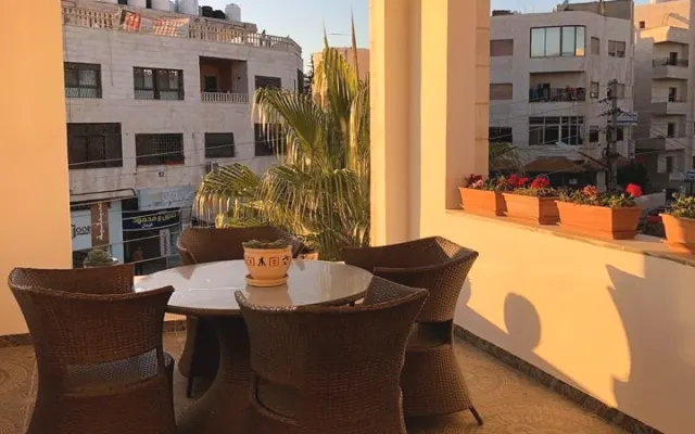Habitación amueblada cerca de la 7a rotonda, situada en el centro de...