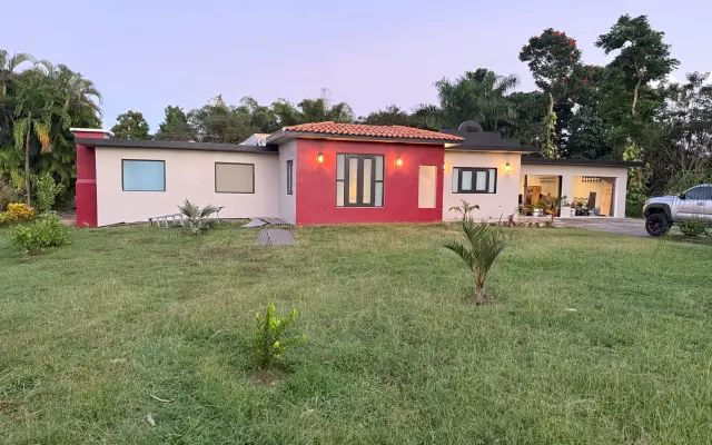 Hermosa casa en el campo, centro este de la isla.