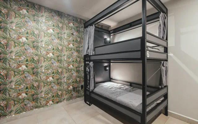 HOSTEL| Mixed Shared Room 8A