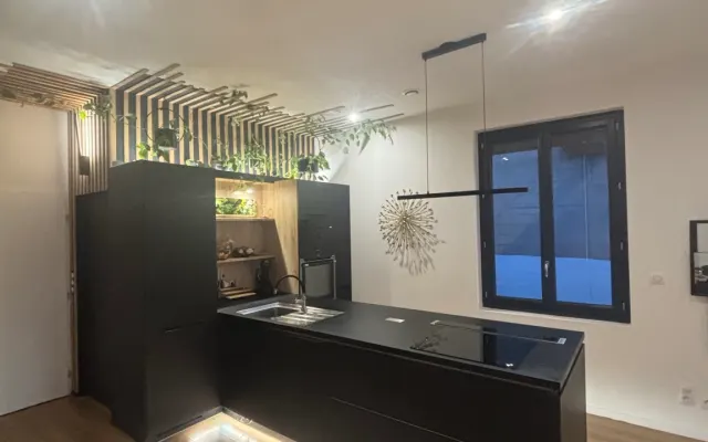 Modern duplex near the Minimes metro station.