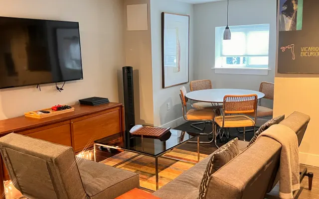 Renovated 1BD/1 bath in the heart of DC