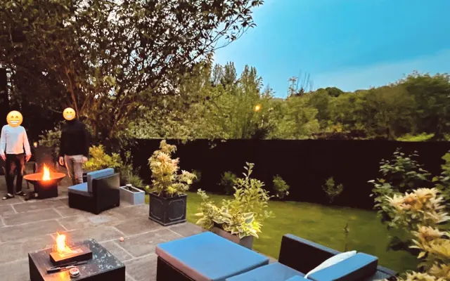 Alto Villa : Maison de campagne moderne dans la banlieue londonienne...