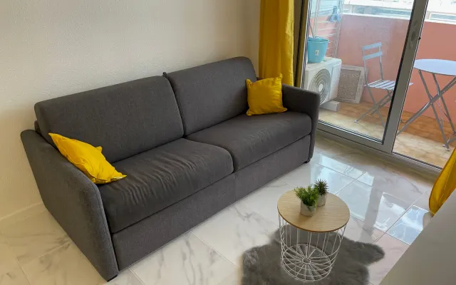 Studio Douillet in Juan les Pins, Just off the Beach