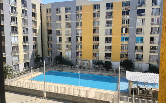 Modern Room + "GYM" & Pool - Low Weekly Rate