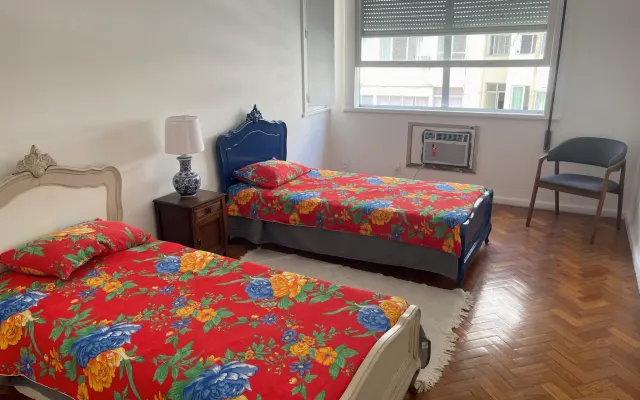 SHARED apartment in Copacabana.