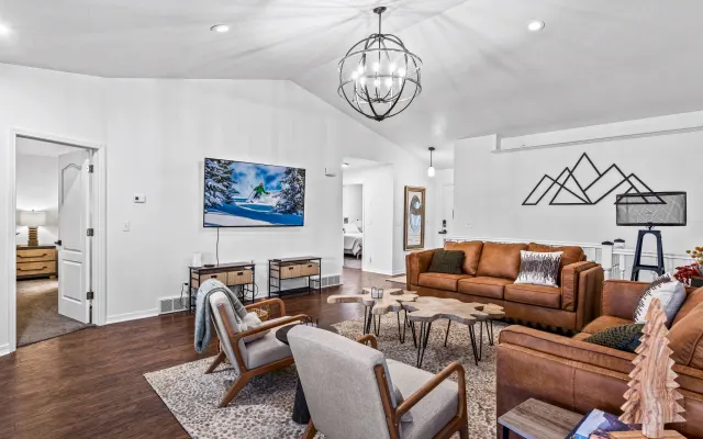 Casa Cliffside, Arriba