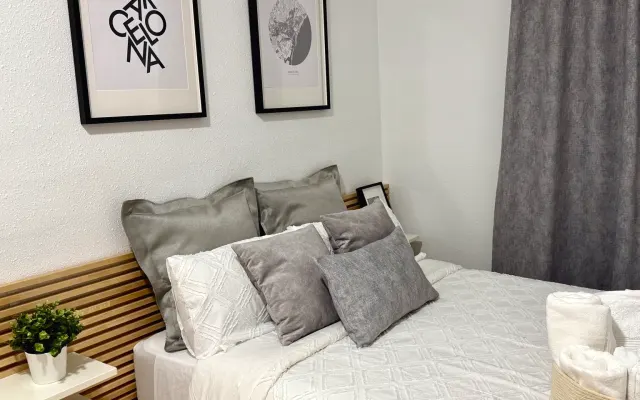 Habitación doble (Independiente) con Baño privado; Gayxample (Centro)