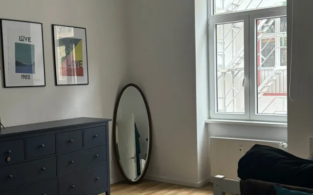 Ruhige zentrale Wohnung mit viel Licht!