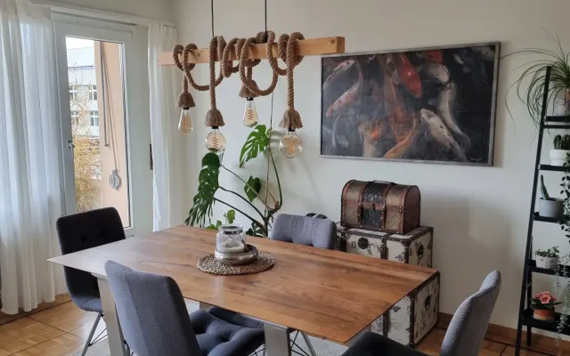 Roomy apartment conveniently located in a calm yet central area