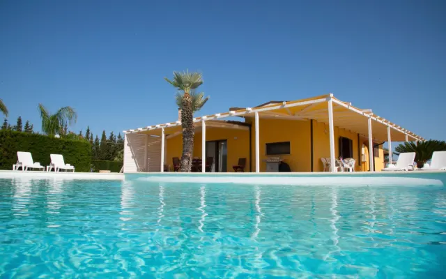 Villa Nereide es una villa de alquiler semanal con piscina